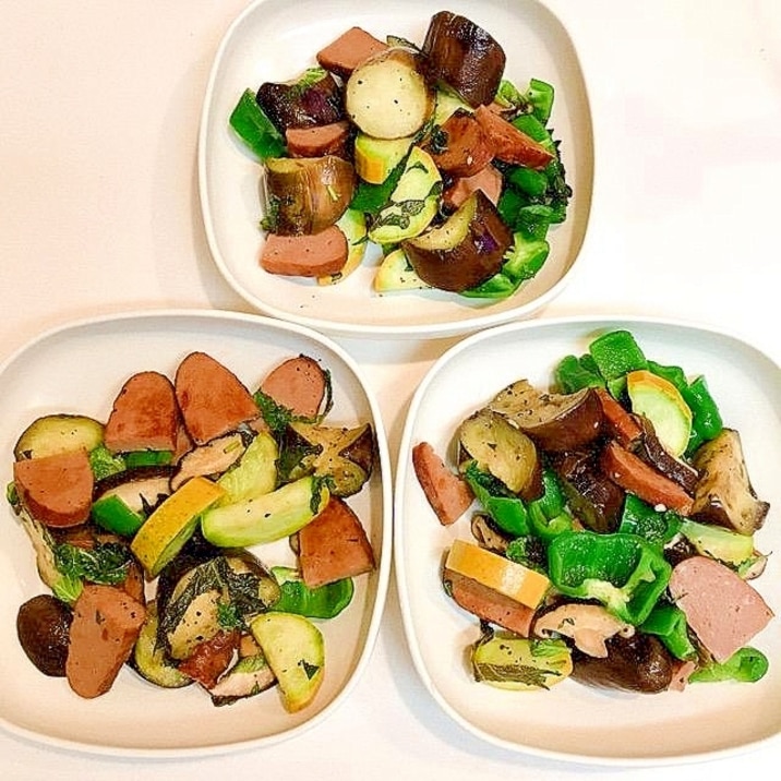 夏野菜とハーブローフの具沢山塩炒め